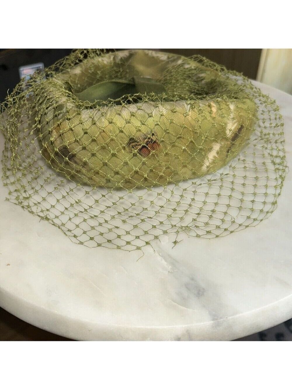 Vintage women’s hat green with netting0